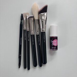 M.A.C Cosmetic Makeup brushes bundle